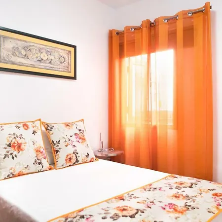 Casa Tia Julia, Vivienda Independiente 4 Pax En Playa Teresitas بيت للعطل
